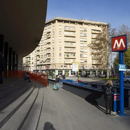 Lägenhet Metro Bologna *